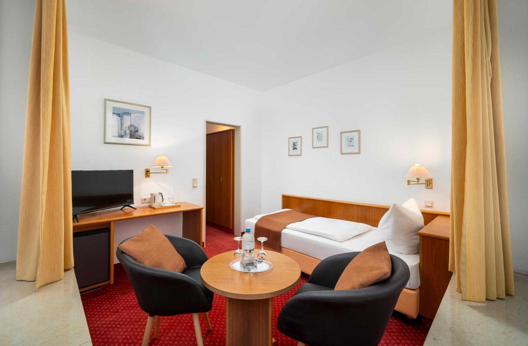 Arkaden Hotel 켈하임  외부 사진