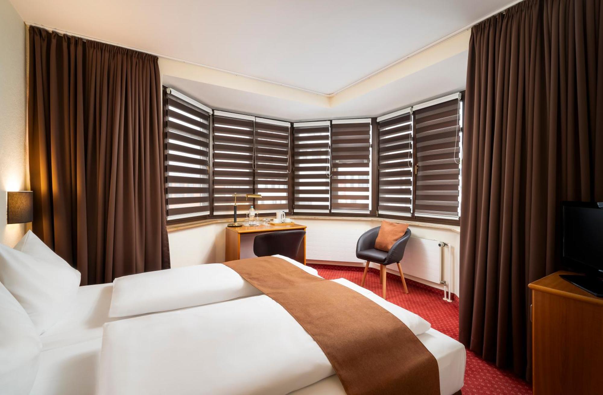 Arkaden Hotel 켈하임  외부 사진